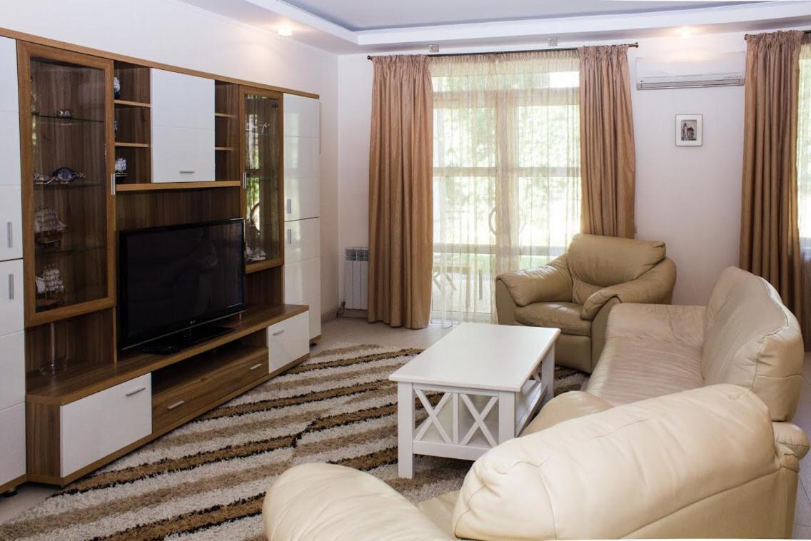 Abc Apartments Business Class Kyiv Exterior photo